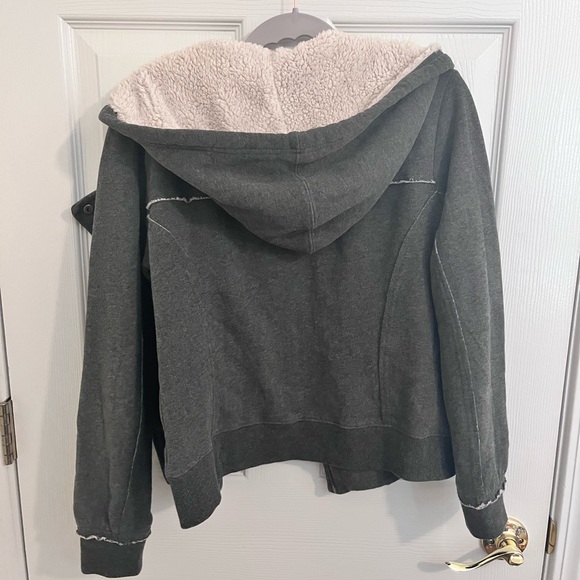 Roxy Asymmetrical Zip Up Faux Fur (Sherpa) Hoodie Jacket w/ button detail. S. - Picture 6 of 16